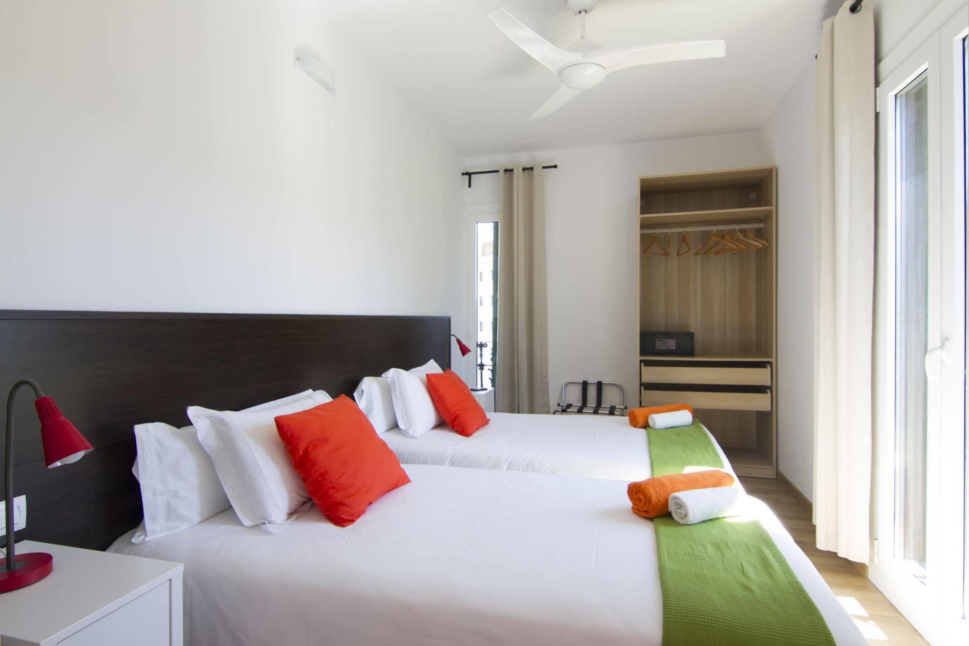 Stay Together Barcelona Apartments Екстер'єр фото