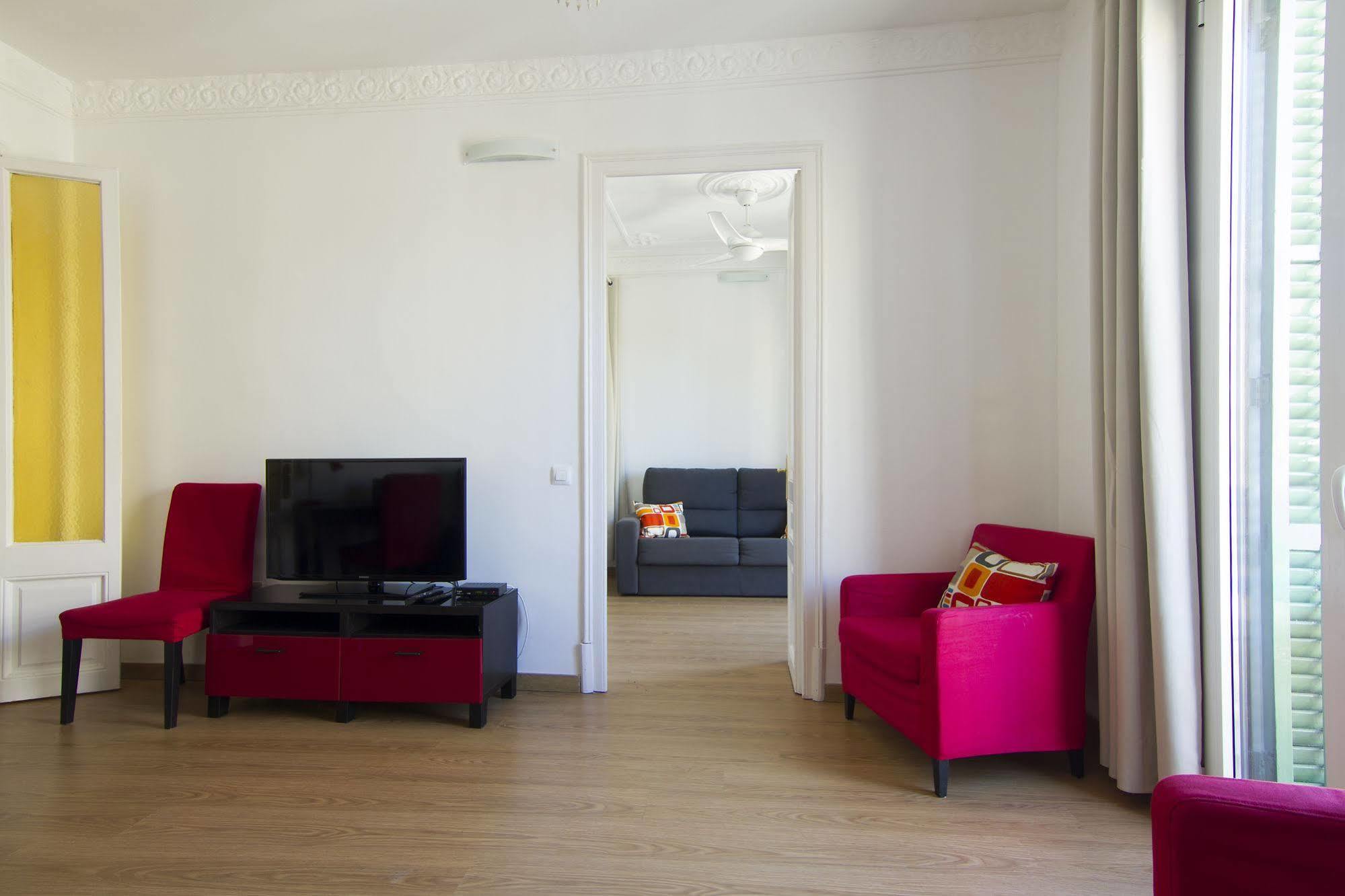 Stay Together Barcelona Apartments Екстер'єр фото