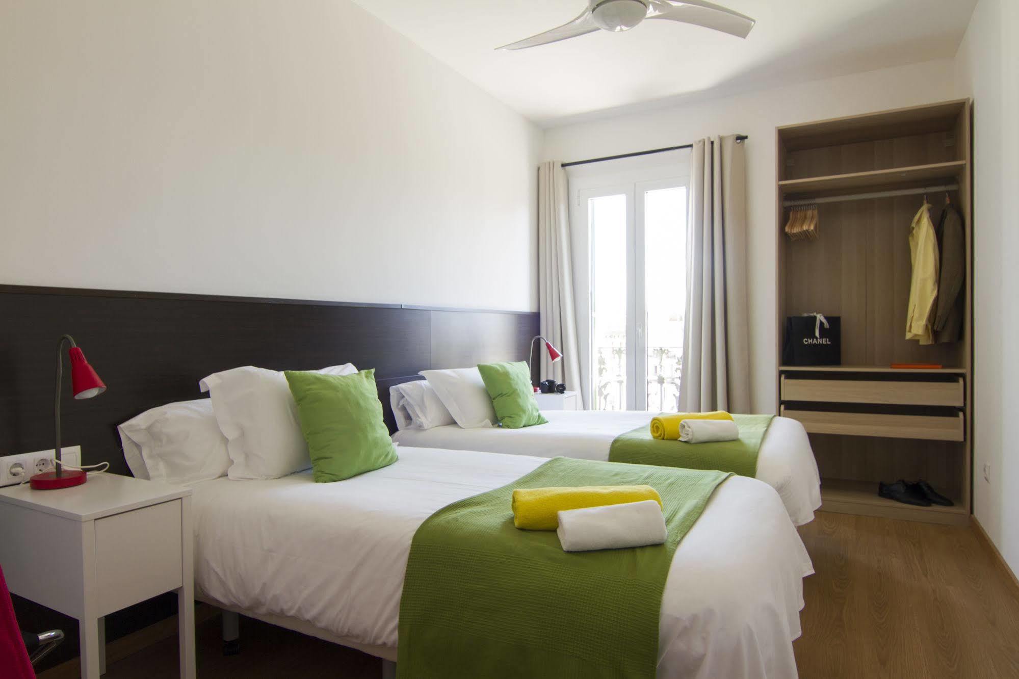 Stay Together Barcelona Apartments Екстер'єр фото